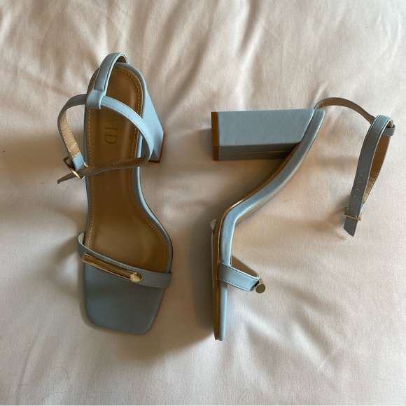 Baby blue block heels - Picture 2 of 4